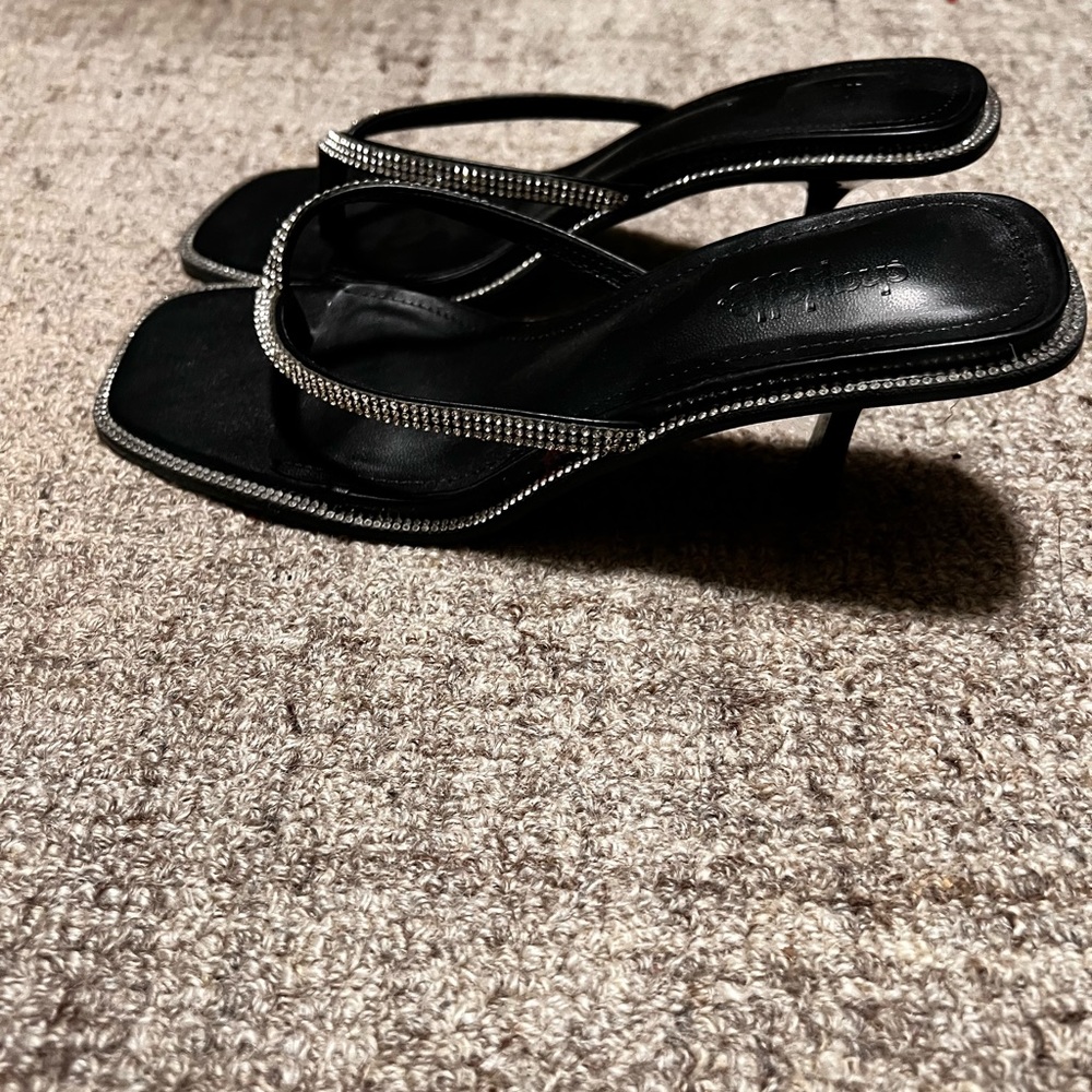 Simple black open toe heel!